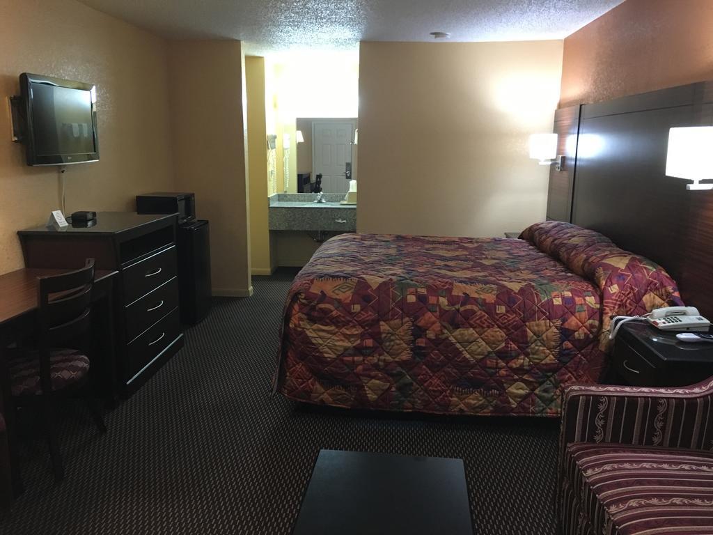 Redwood Inn - White Hall Quarto foto